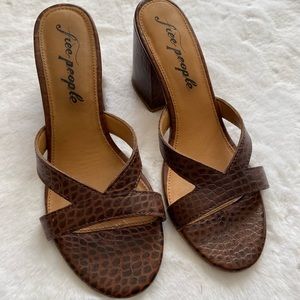 Free People Crocodile Sandles. Size 7.5